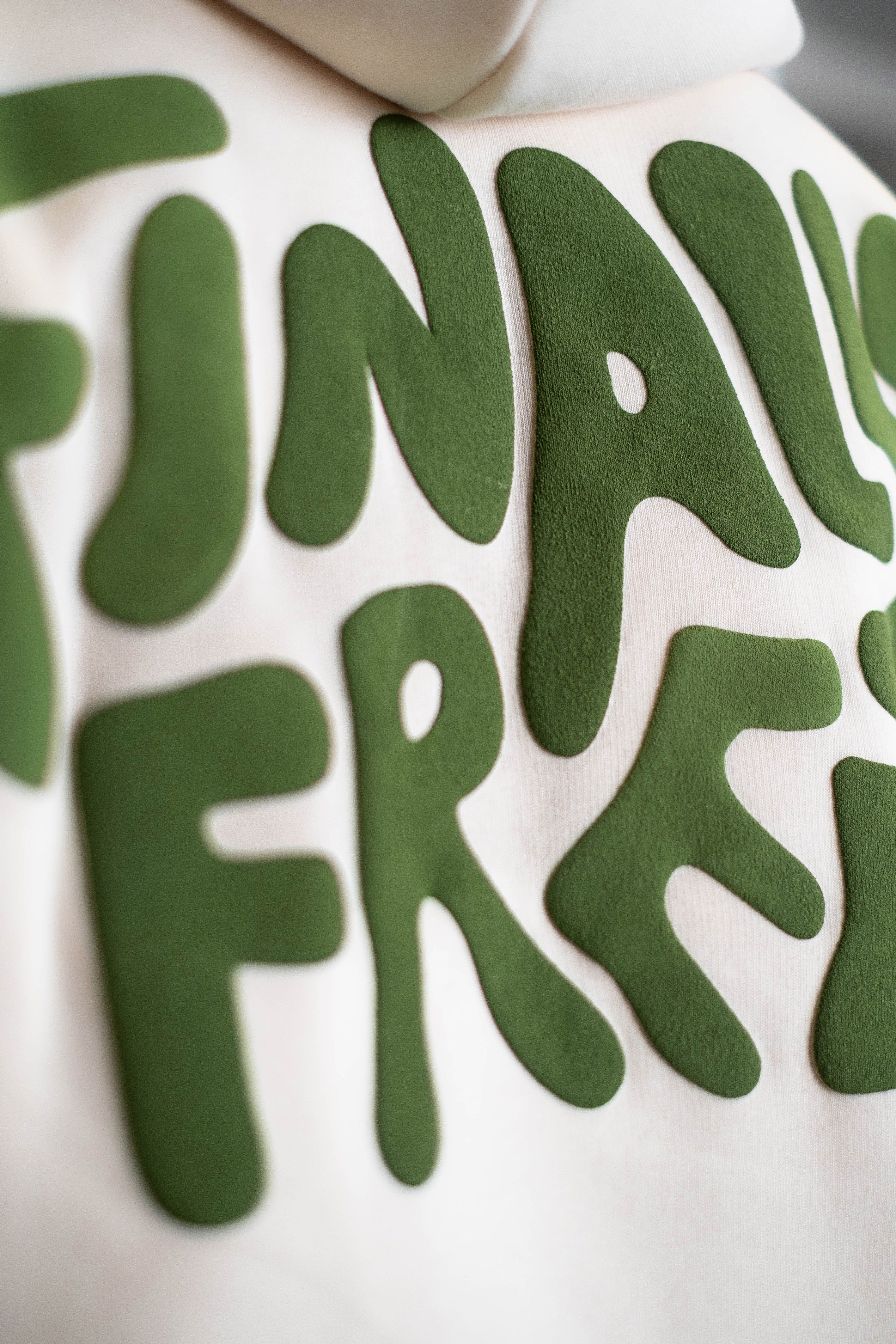 Oversized Hoodie „Finally Free“ - Beige-zoom-18