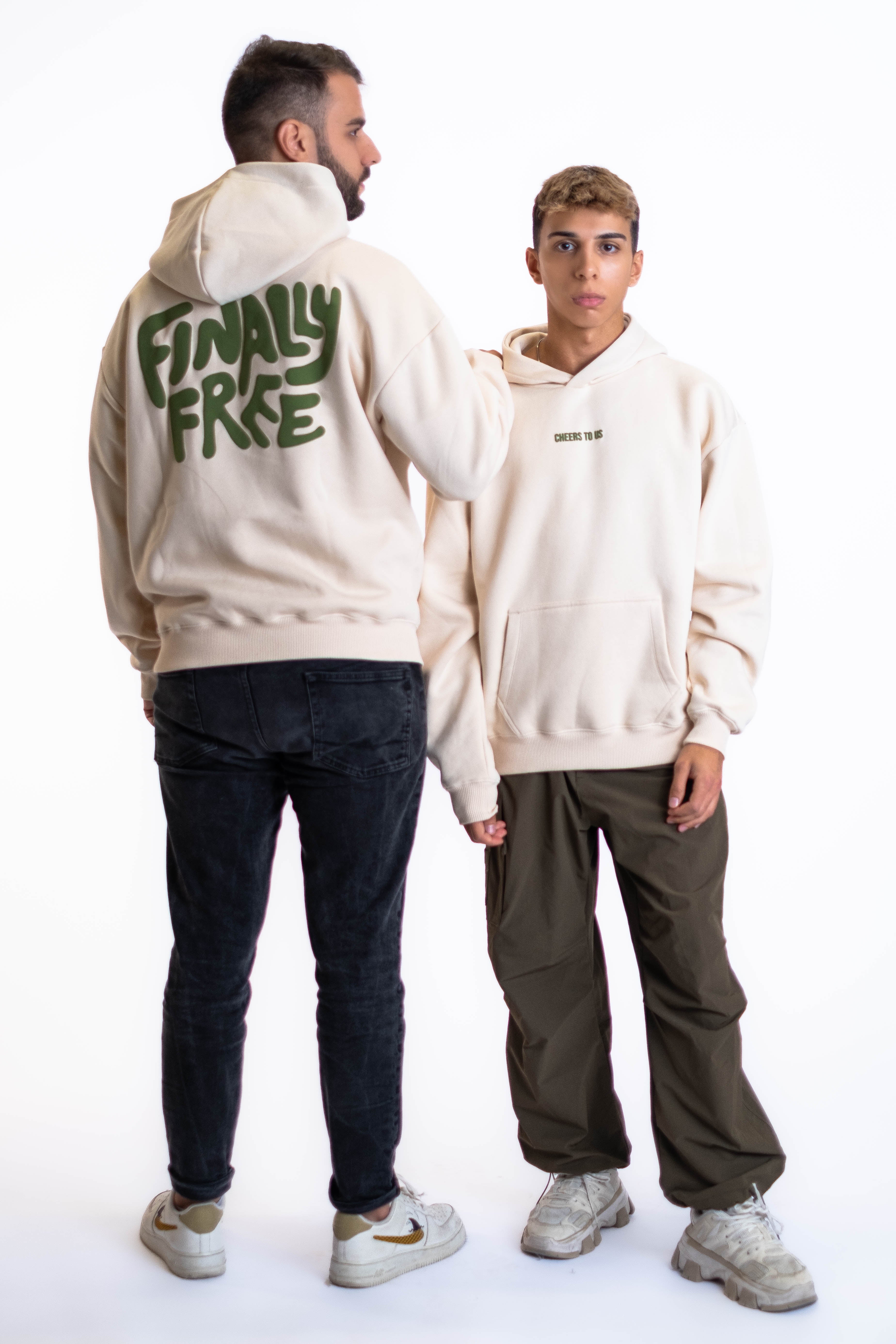 Oversized Hoodie „Finally Free“ - Beige-zoom-9
