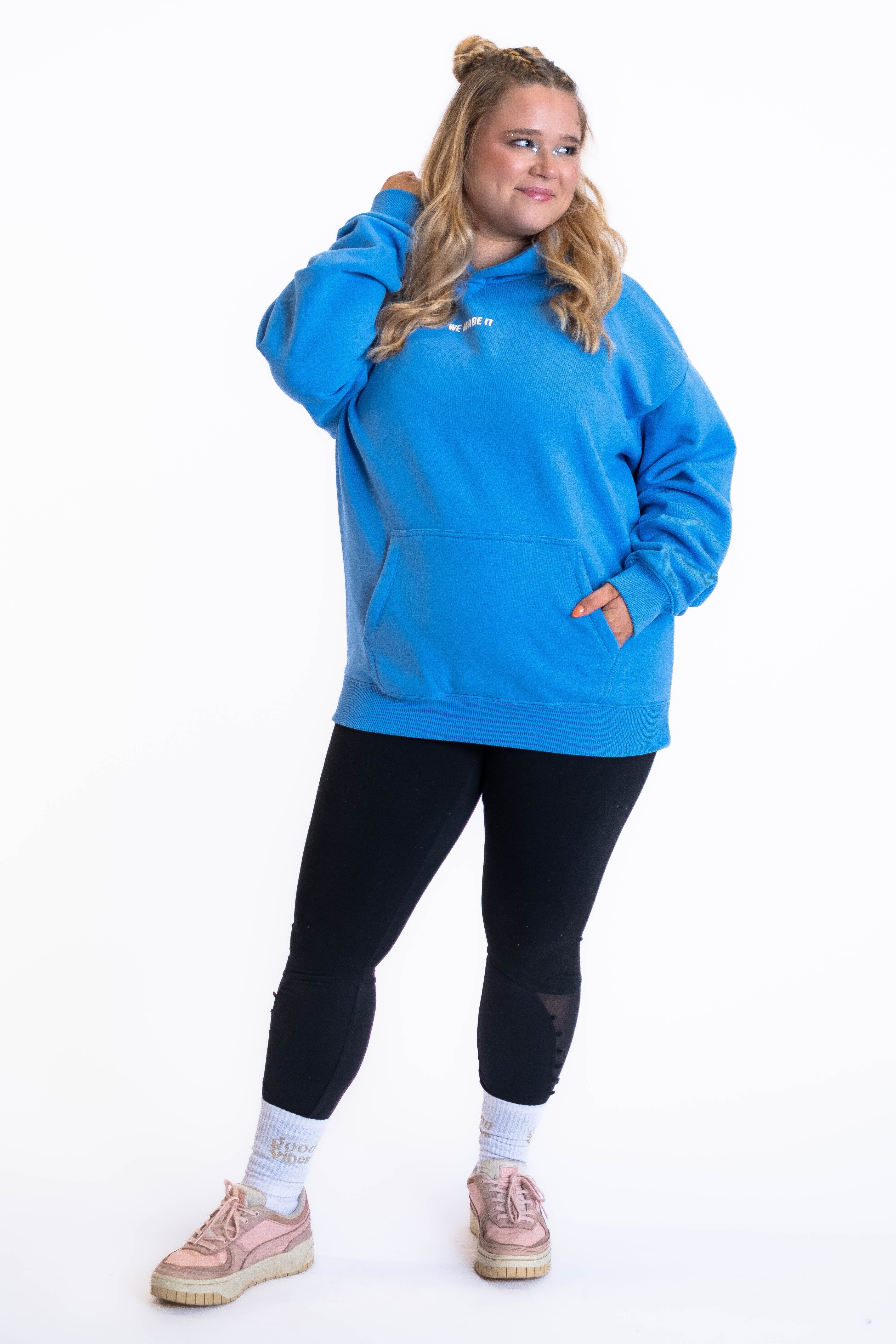 Oversized Hoodie „Cheers to us“ - Blau-zoom-9