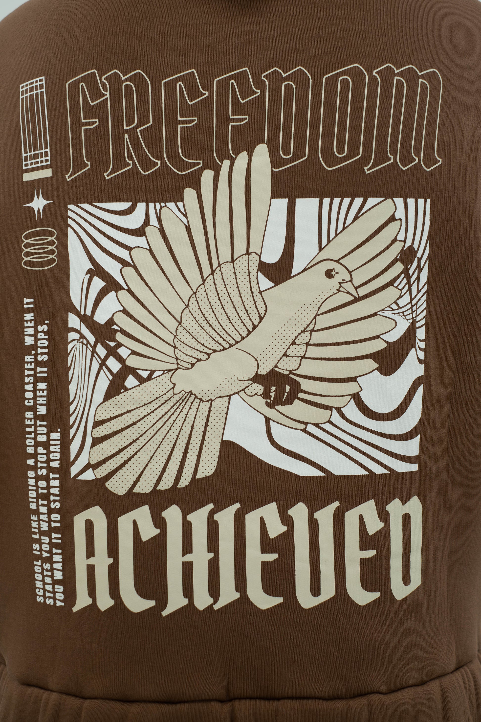 Oversized Cropped Zipper „Freedom" - Brown-5