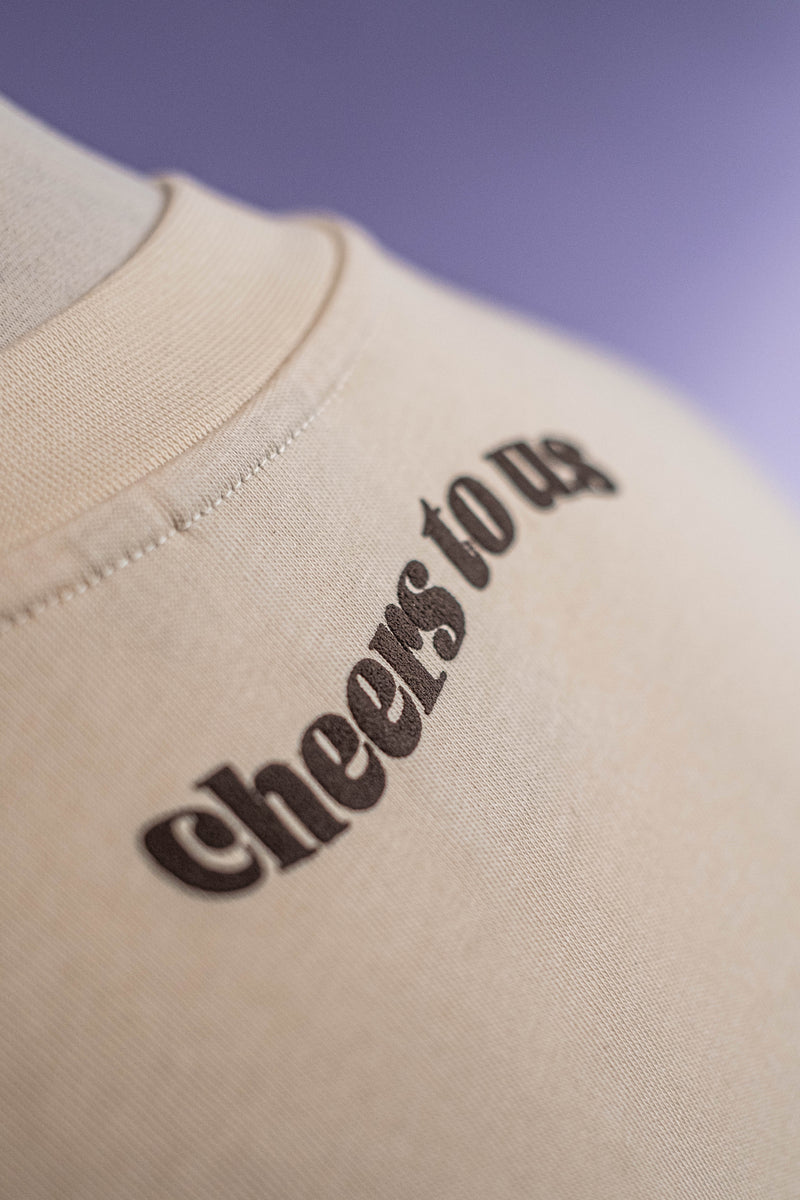 Oversized Tee „Cheers to us“ - Beige-zoom-
