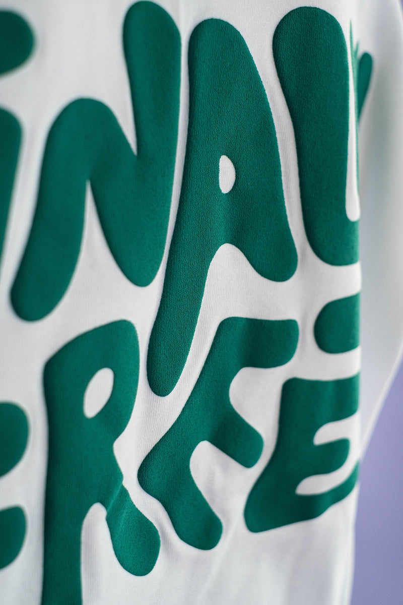 Oversized Tee „Finally Free“ - Weiß-zoom-