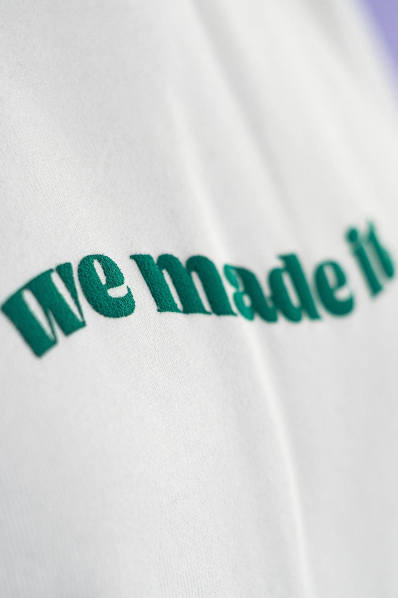 Oversized Tee „Finally Free“ - Weiß-zoom-